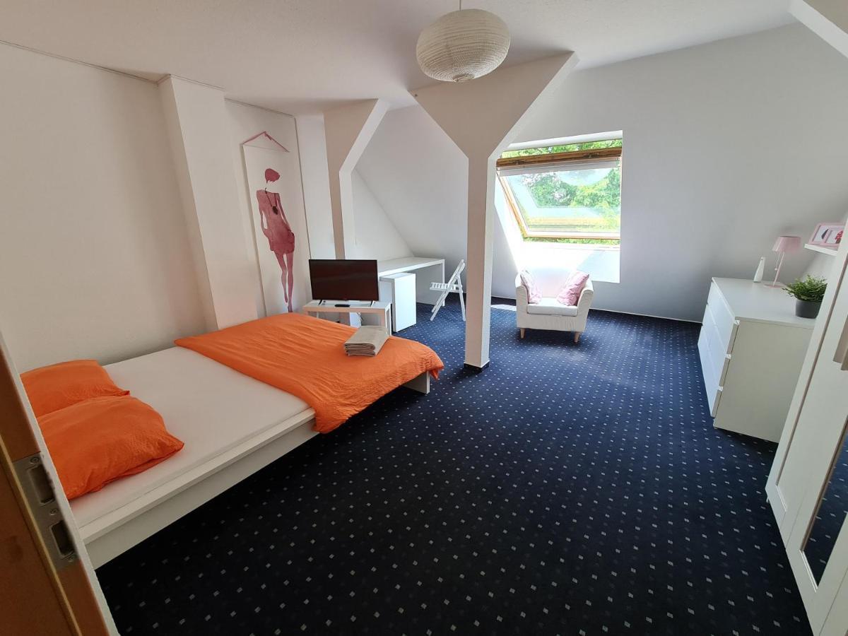 6 Bedroom Private Apartment & Lounge Rostock Exterior foto